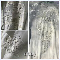 Gorgeous Vintage 1940s Pale Mint Green Embroidered Silk Kimono Robe Padded Hem