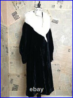 Vintage 1920's silk velvet Opera robe, opera coat, Slattery and Co
