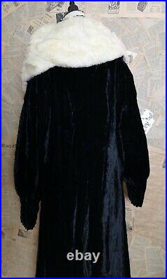 Vintage 1920's silk velvet Opera robe, opera coat, Slattery and Co